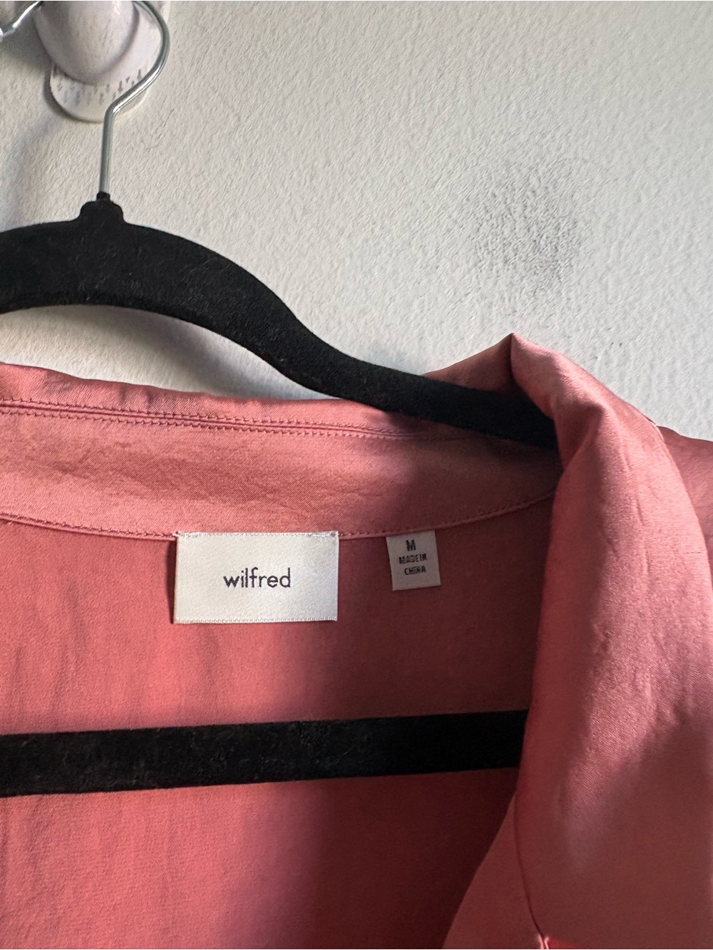Aritzia Wilfred Sz M Satin Pink Tie Front Button Front Blouse - Picture 5 of 10